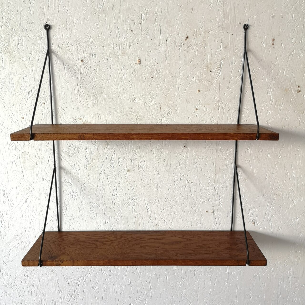 Étagère murale vintage en bois de pin au design minimaliste