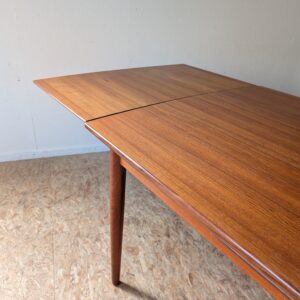 Table teck rectangulaire Samcom extensible jusqu'à 2m44