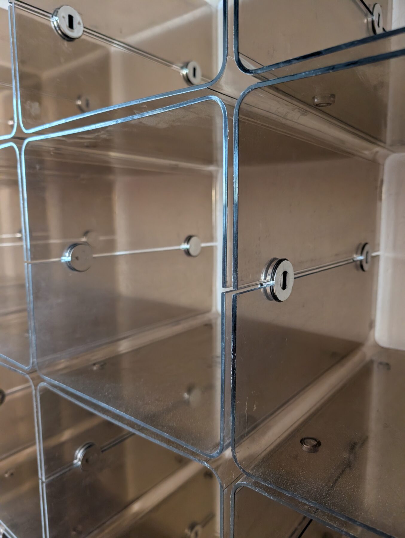 Ensemble de 42 cases Plexiglass à moduler, années 70, Italie – Image 15