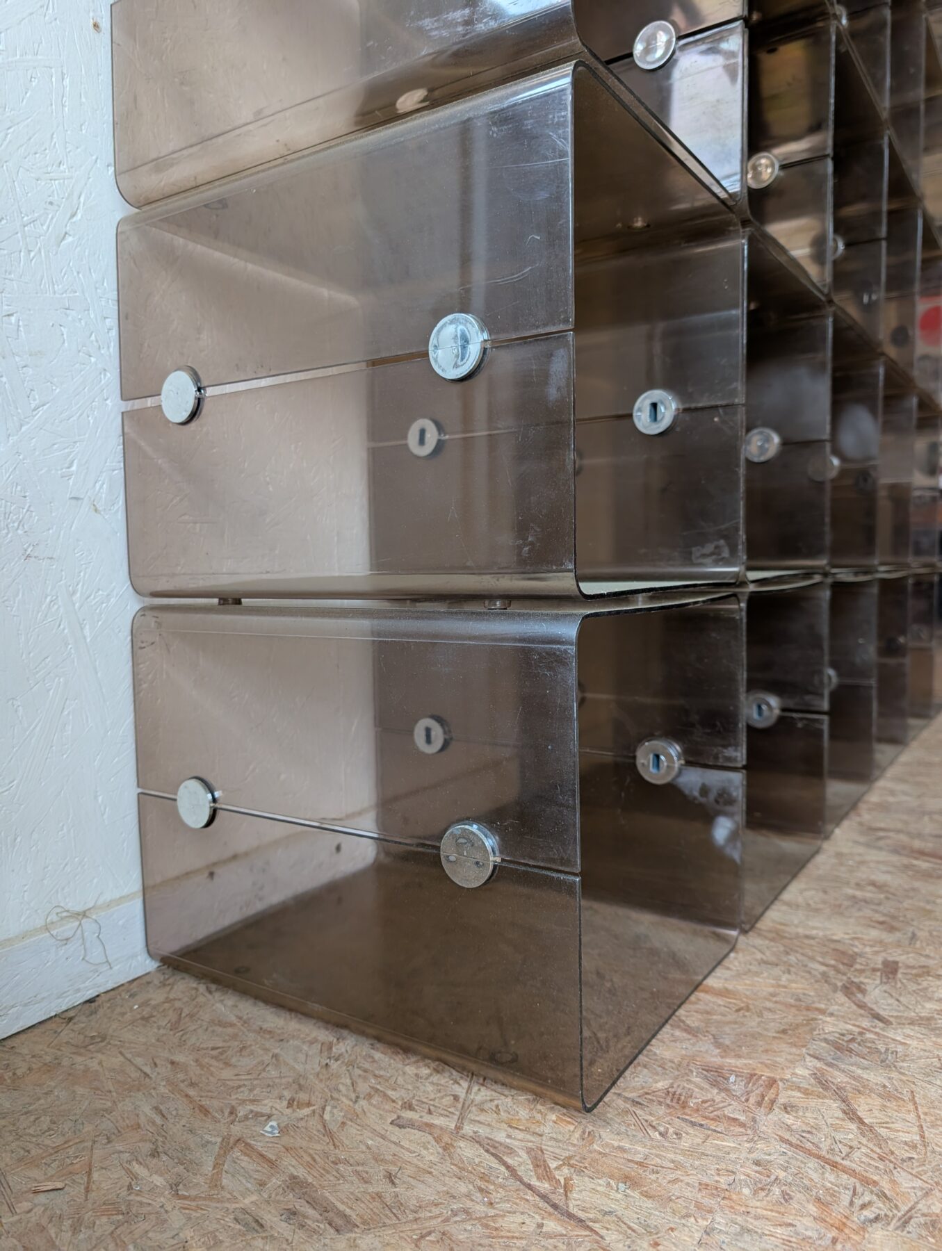 Ensemble de 42 cases Plexiglass à moduler, années 70, Italie – Image 8