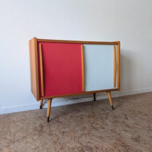 Petit buffet vintage hêtre et stratifié, Pologne.