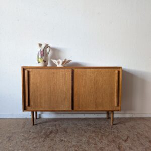 Meuble d'appoint chêne tchèque vintage