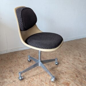 Chaise de bureau par Charles & Ray Eames pour Herman Miller années 70