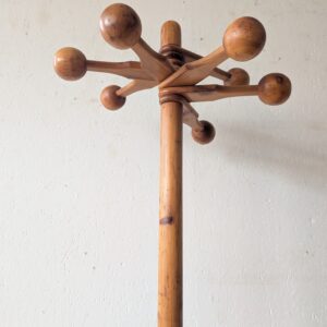 Porte-manteaux en pin massif années 70