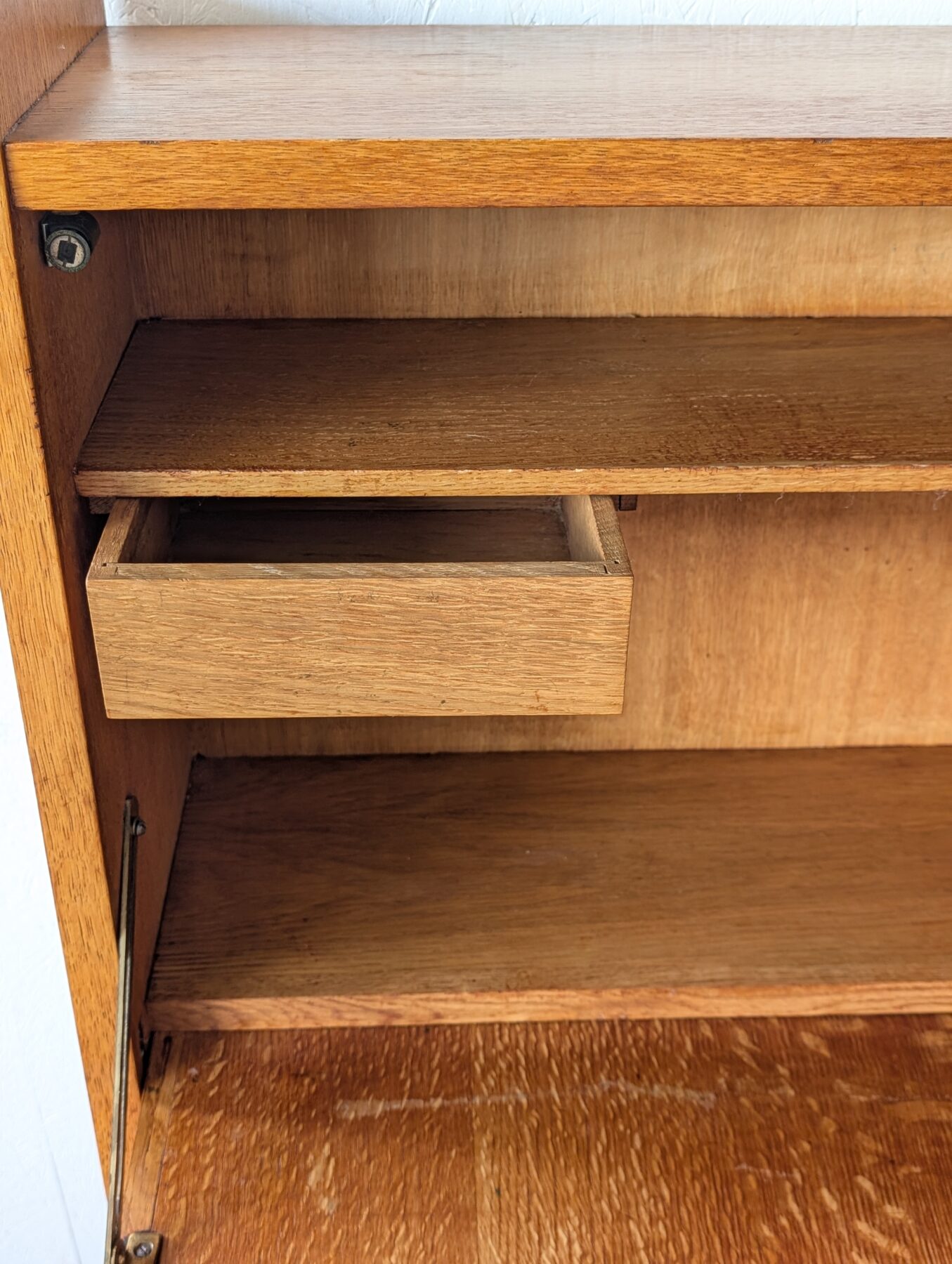 Meuble secrétaire chêne des années 50 – Image 5