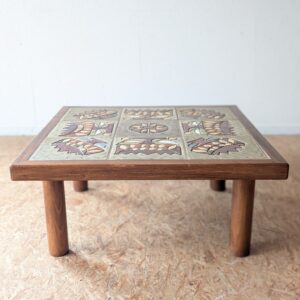 Table basse carrée bois massif et céramique par Raymond Corroyer, années 60/70