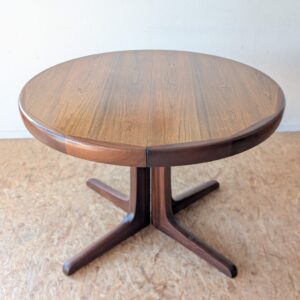 Table ronde teck pied étoile années 60 extensible