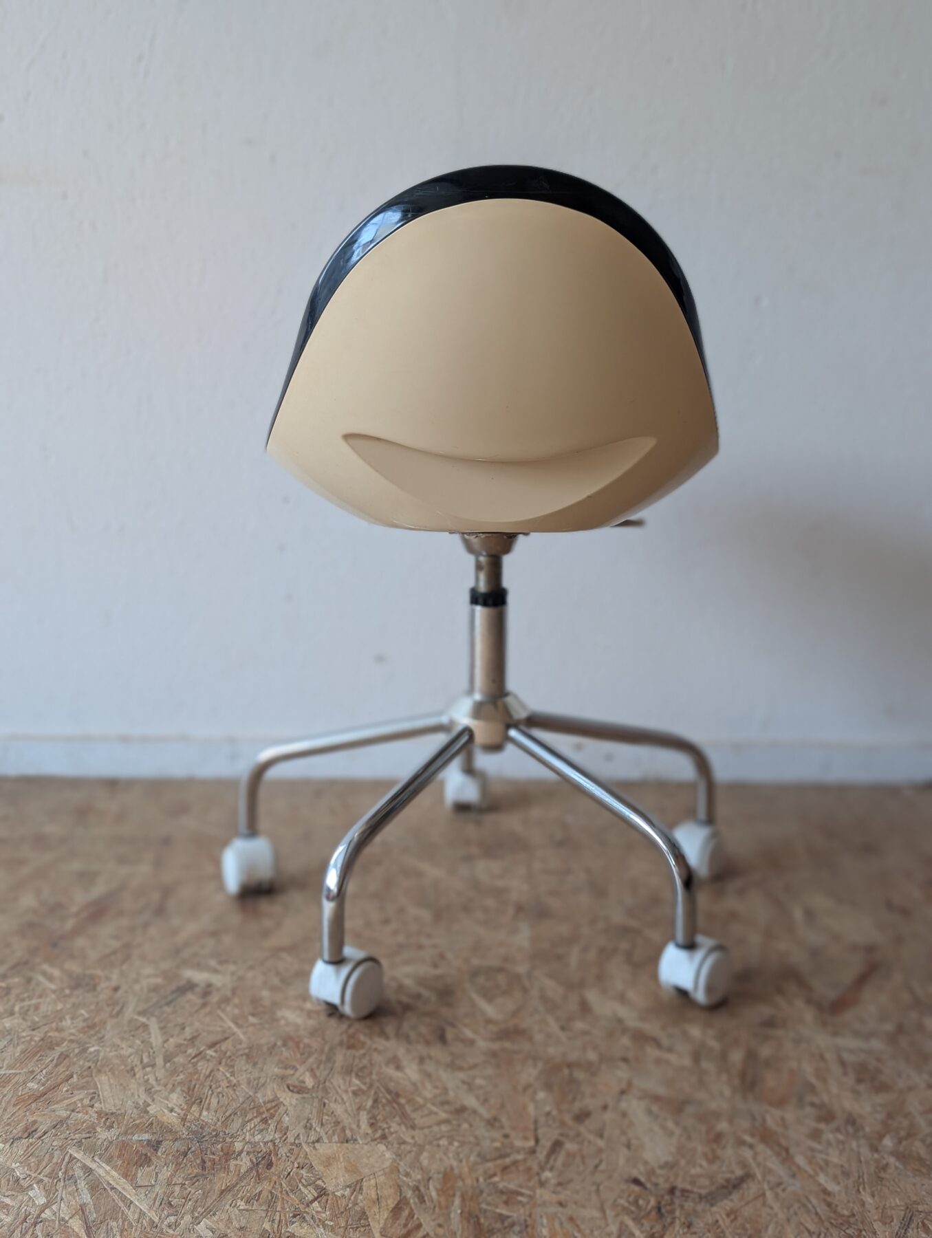 Chaise pivotante à roulettes Armet Greta, Italie, années 70 – Image 7