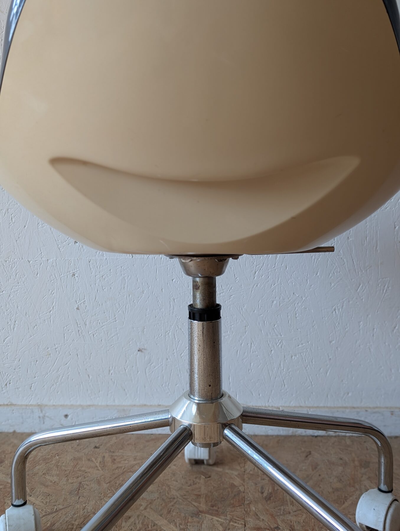 Chaise pivotante à roulettes Armet Greta, Italie, années 70 – Image 8