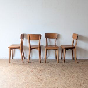 Suite de 4 chaises bistrot vintage