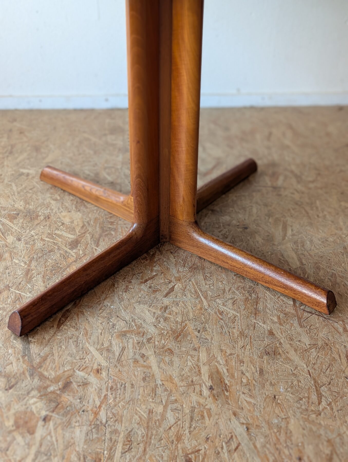 Table ronde danoise Gudme Møbelfabrik extensible avec 2 rallonges, années 60 – Image 15