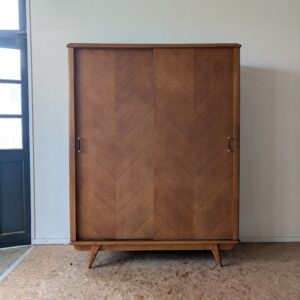 Armoire penderie chêne des années 50/60