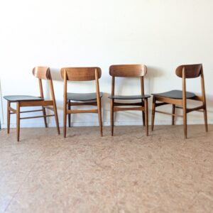 Suite de 4 chaises scandinaves années 60
