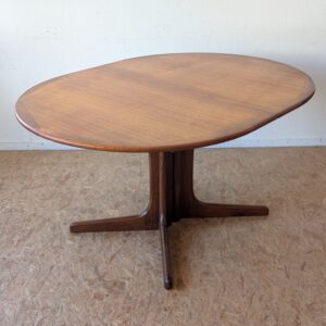 Table ovale teck scandinave des années 60 extensible jusqu'à 243 cm