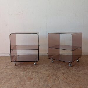 Chevets ou meubles d'appoint plexiglas fumé vintage