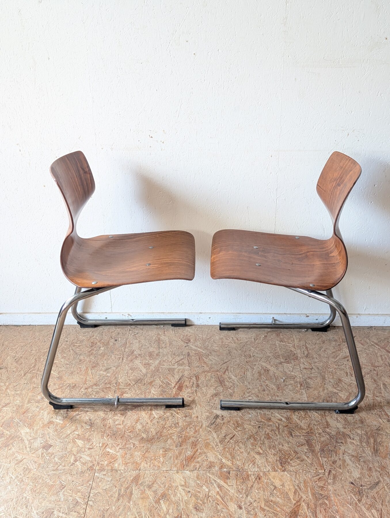 Suite de 4 chaises vintage Eurosit pagwood et chrome – Image 3