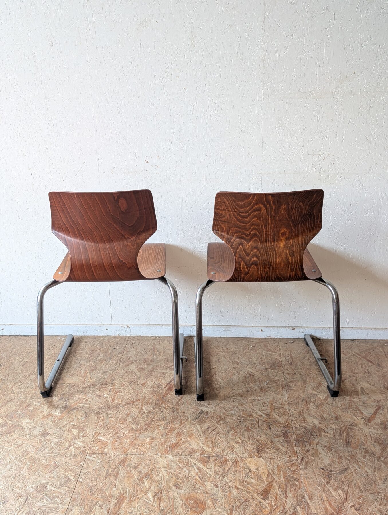 Suite de 4 chaises vintage Eurosit pagwood et chrome – Image 4